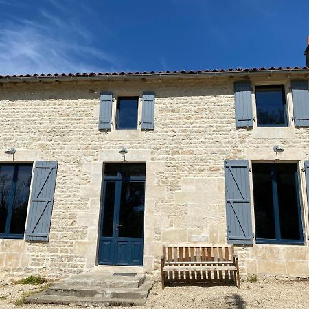 Chateau Des Loups - Les Pommiers Echire Exteriér fotografie