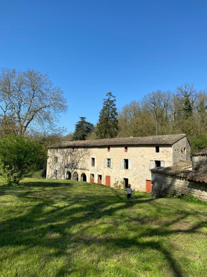 Chateau Des Loups - Les Pommiers Echire Exteriér fotografie