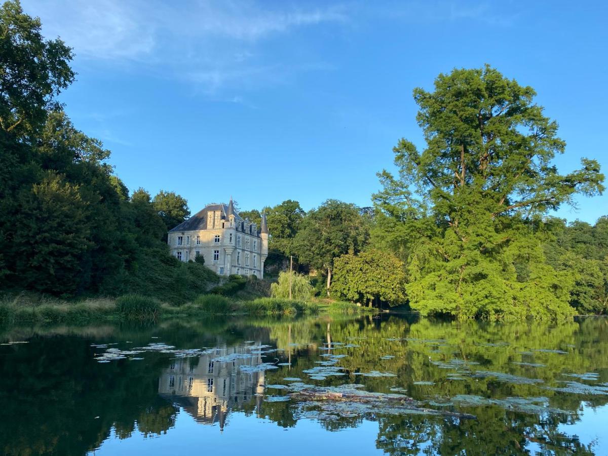 Chateau Des Loups - Les Pommiers Echire Exteriér fotografie